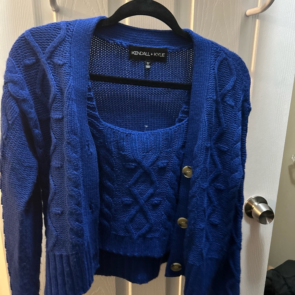 Kendall & Kylie Soft 2 Piece Sweater Set Size Medium Excellent Condition.